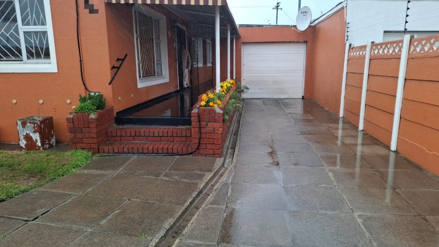 3 Bedroom Property for Sale in Pinati Western Cape